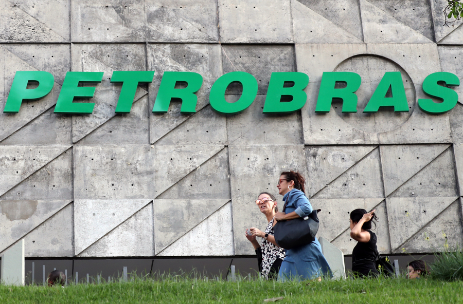 Petrobras Reduz Preço Médio Do Gás Para Distribuidoras Em 1% A Partir De Fevereiro 2 Sede Da Petrobras No Rio De Janeiro 16/10/2019 Reuters/Sergio Moraes