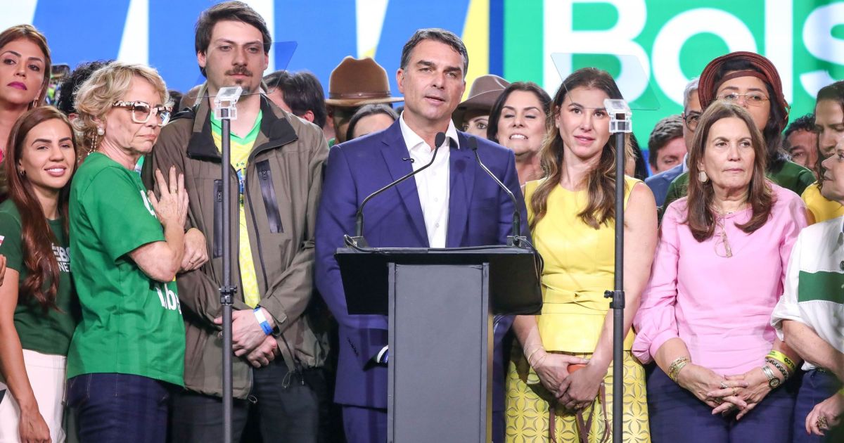 Flavio-Bolsonaro-Propoe-Destravar-Exploracao-De-Gas-Por-Fracking-No-Brasil